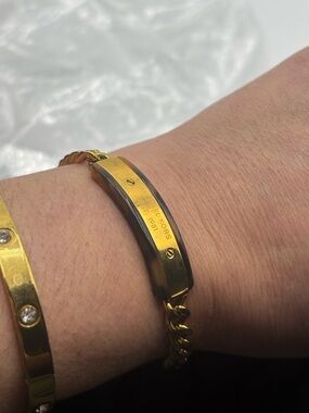 MICHAEL KORS Logo Plaque Curb Gold Tone Chain ID Bracelet, Tortoise Shell Decor